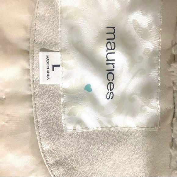 Maurices Faux Fur Hooded Vest size Large - Picture 6 of 12